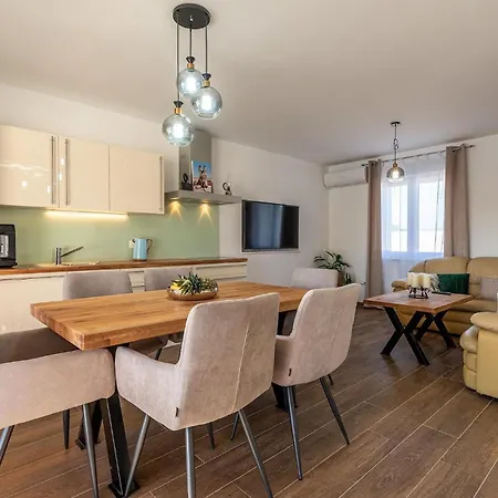 Hotel Kandija 4*